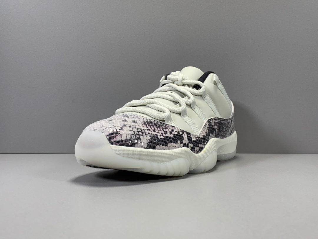 Air Jordan 11  RETRO LOWLE