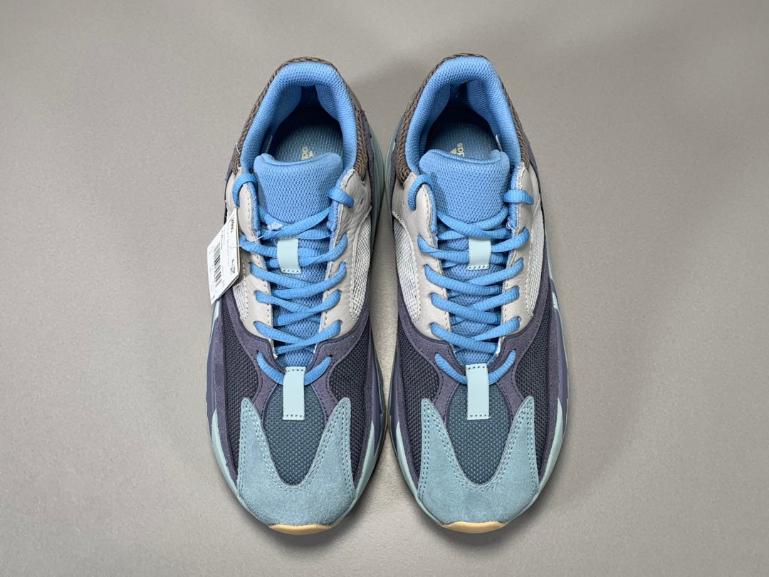 YEEZY 700 BOOST CARBLU