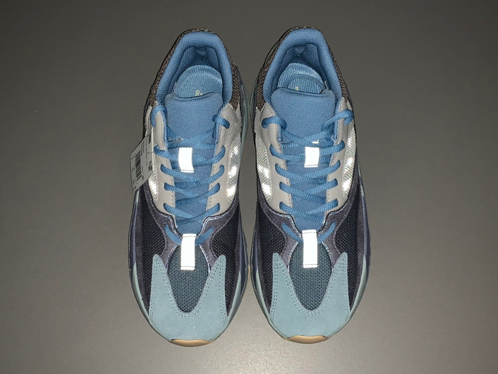 YEEZY 700 BOOST CARBLU