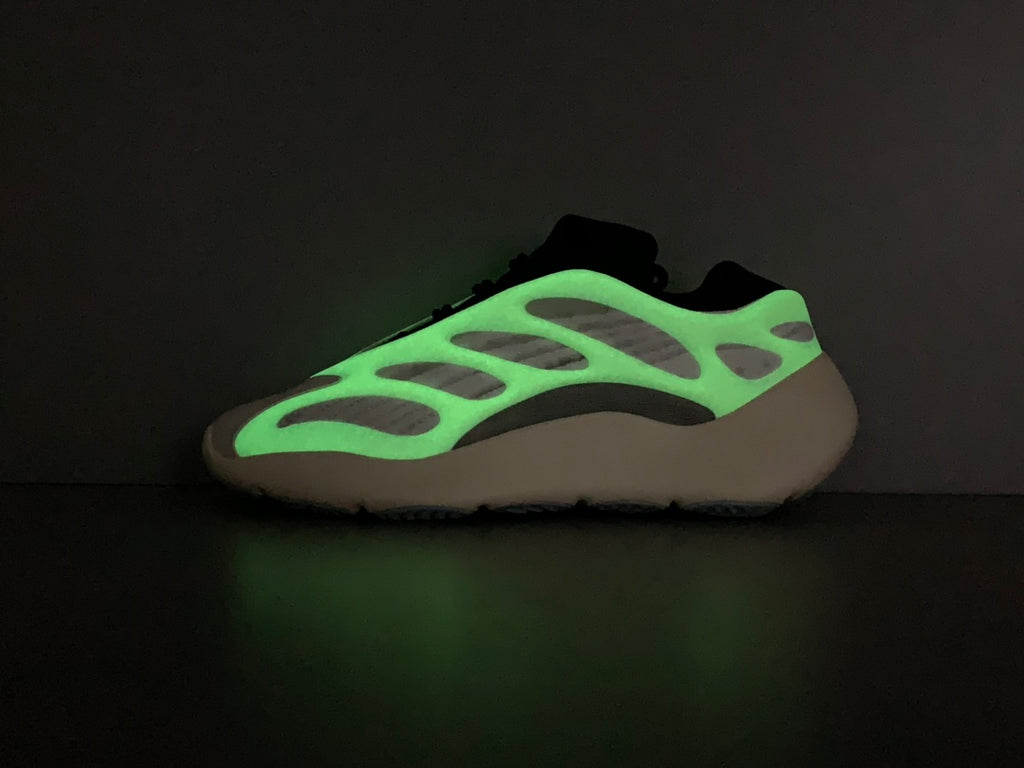 YEEZY 700 V3 “AZAEL”