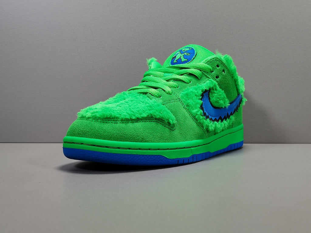 NIKE  SB DUNK LOW PRO QS