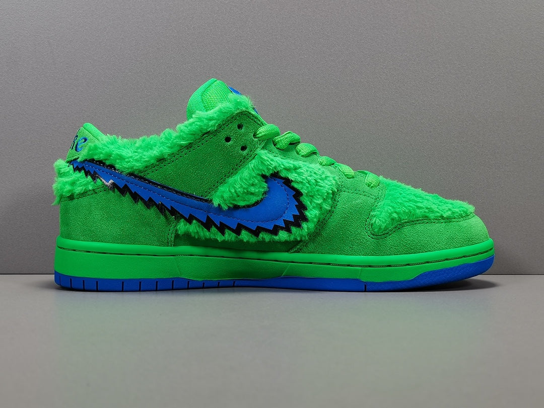 NIKE  SB DUNK LOW PRO QS