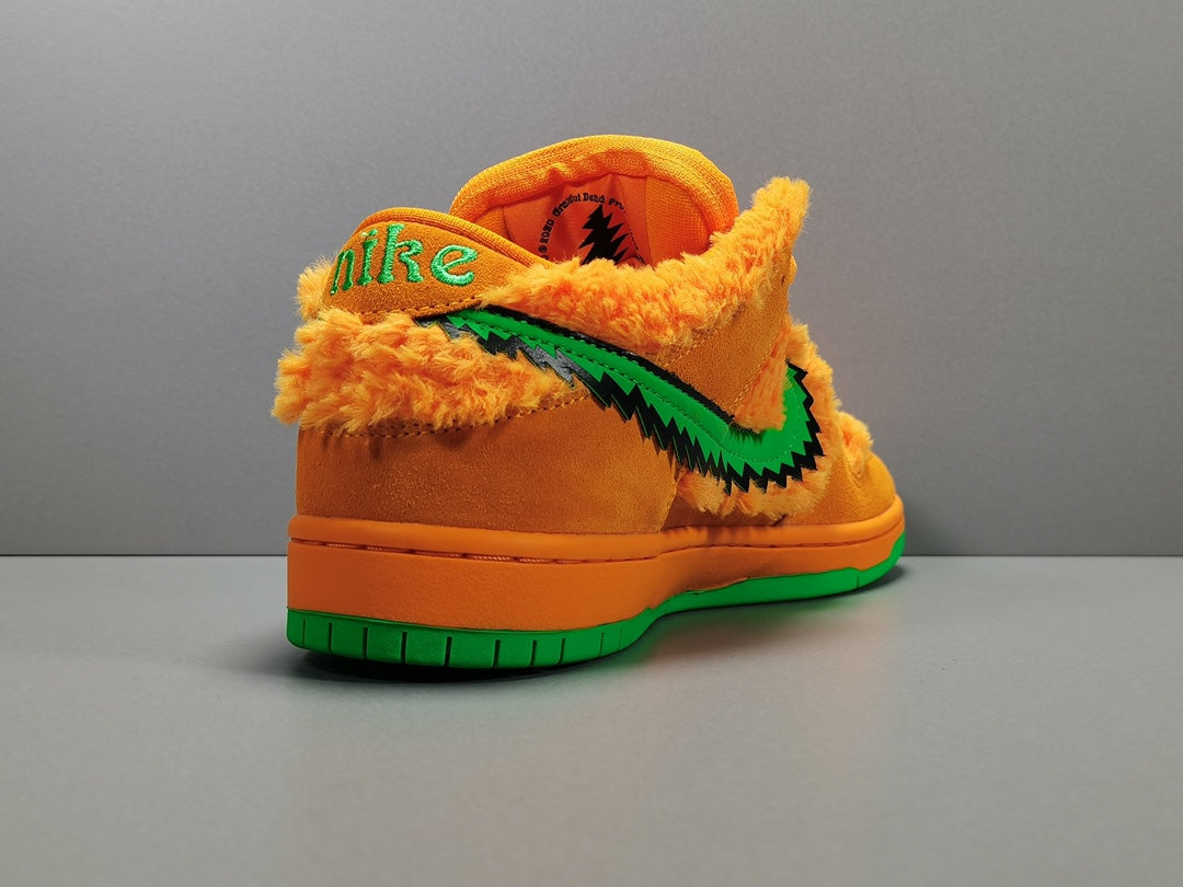 NIKE  SB DUNK LOW PRO QS