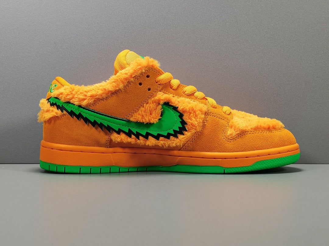 NIKE  SB DUNK LOW PRO QS