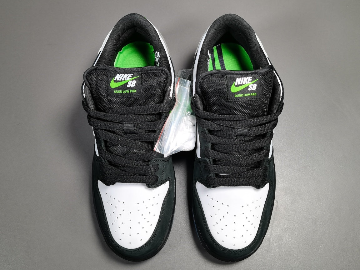 NIKE SB Dunk Low PRO OG QS