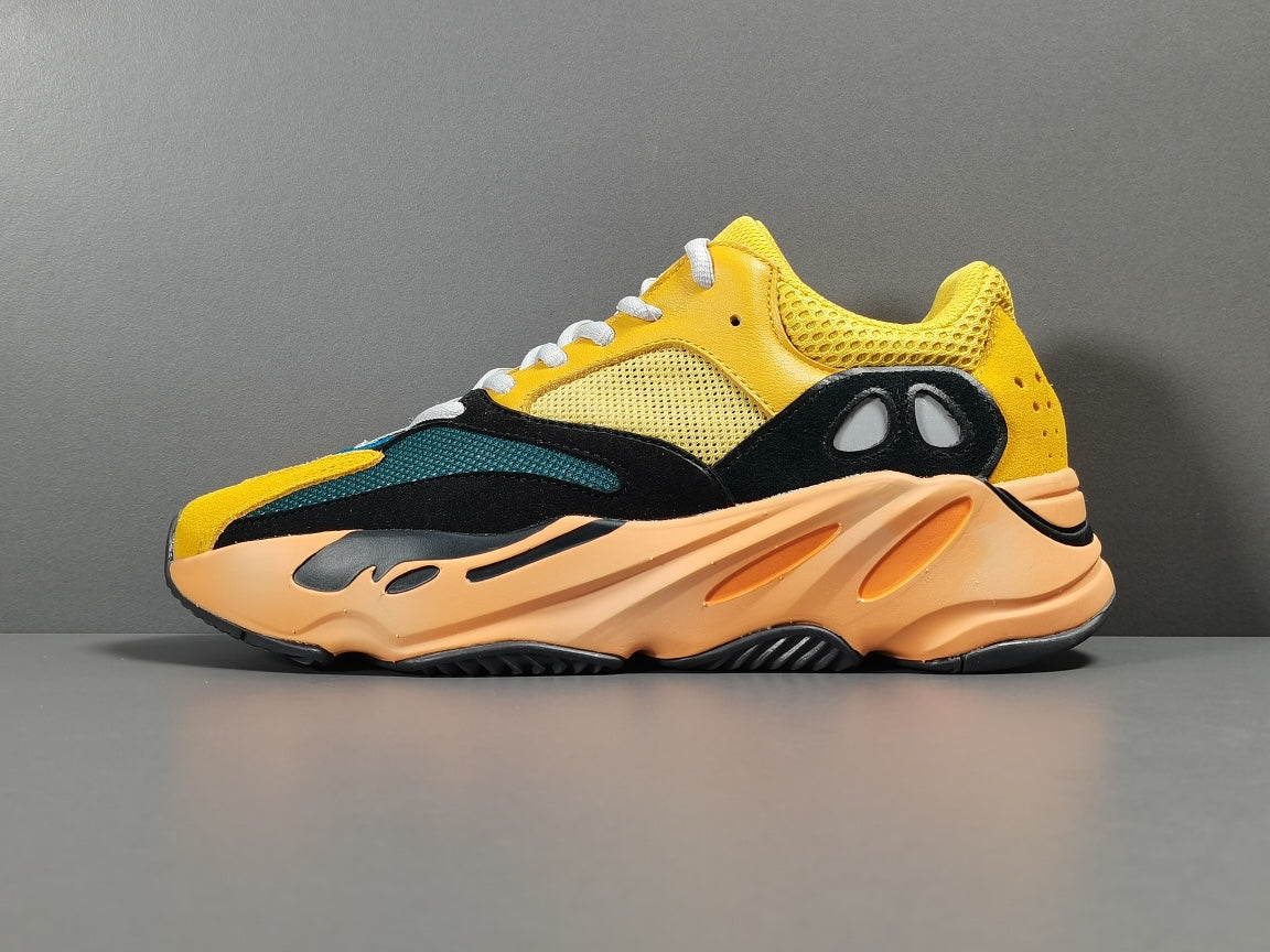 YEEZY 700 BOOST 700＂Sun＂