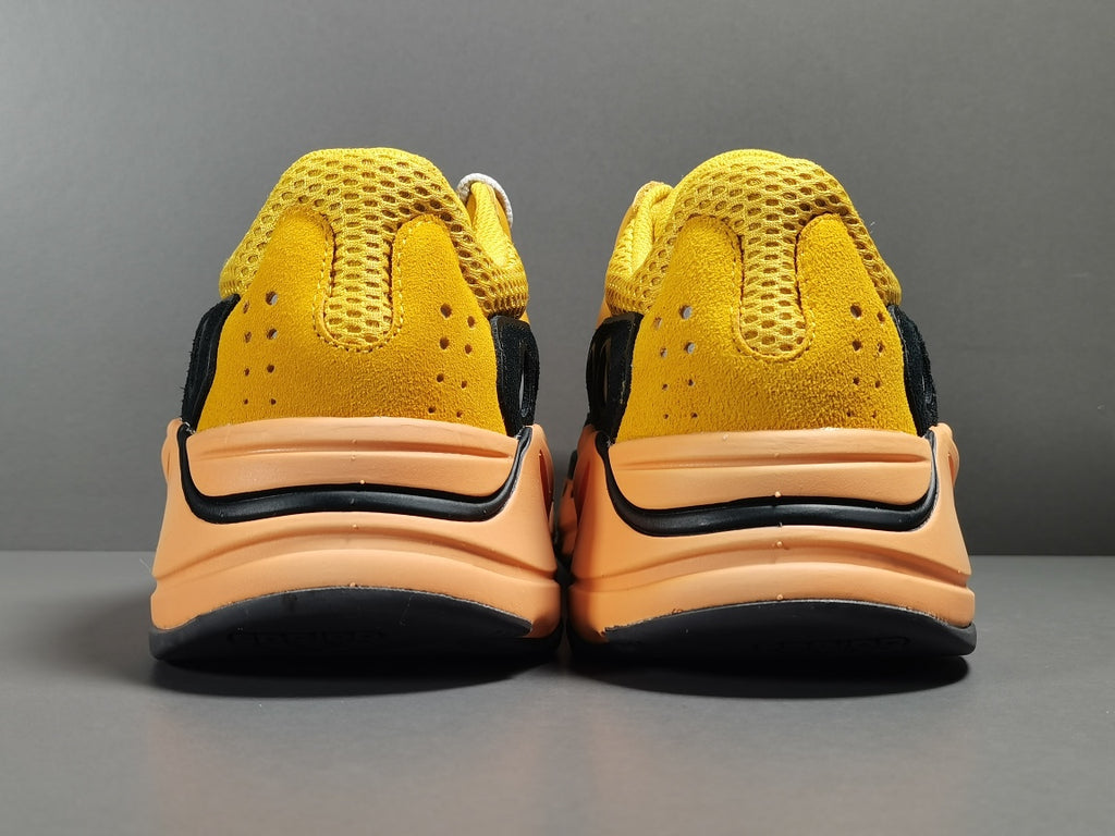 YEEZY 700 BOOST 700＂Sun＂