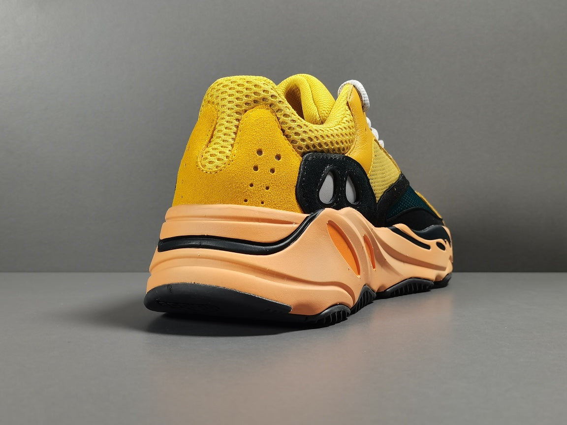 YEEZY 700 BOOST 700＂Sun＂