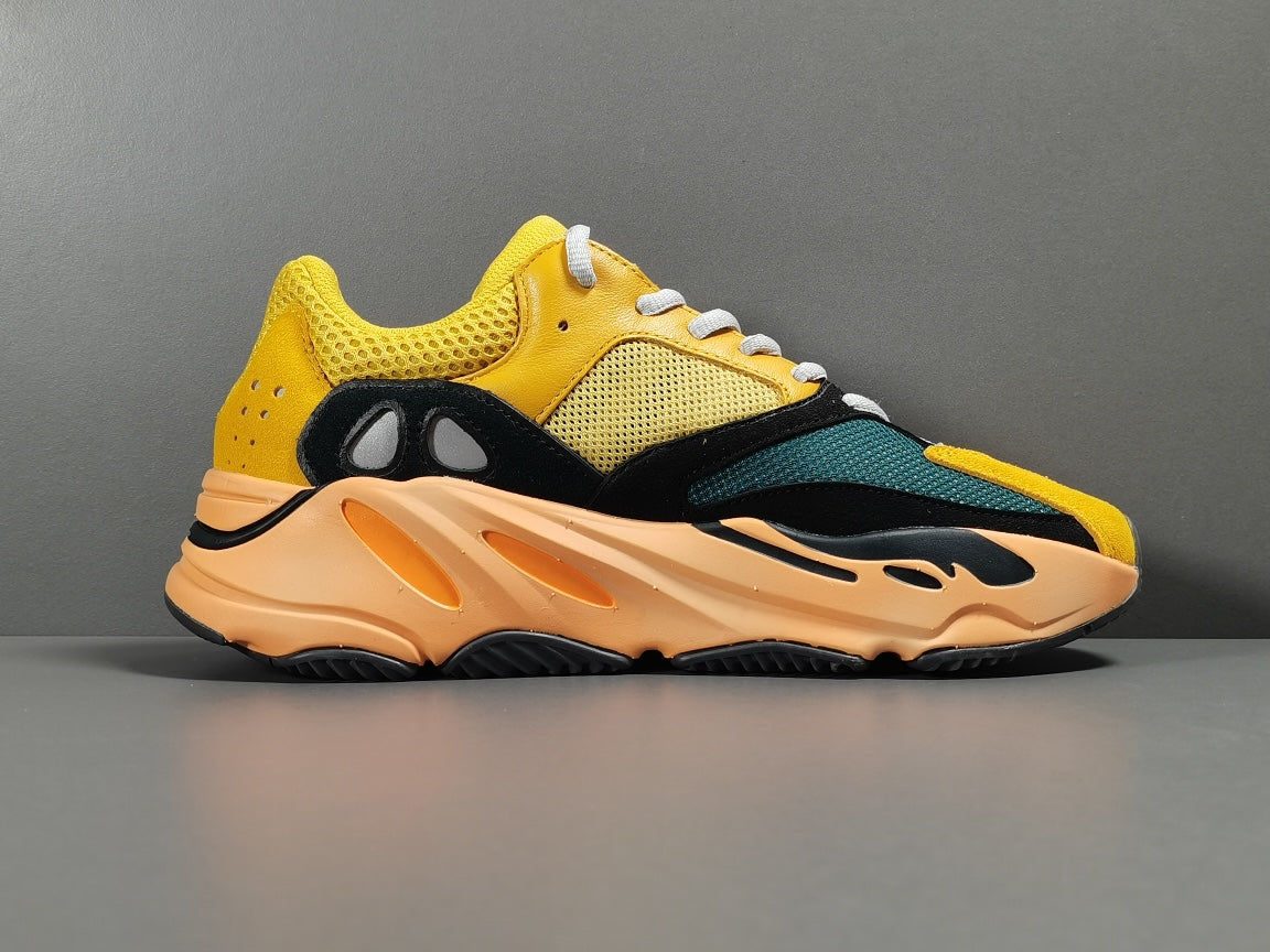 YEEZY 700 BOOST 700＂Sun＂