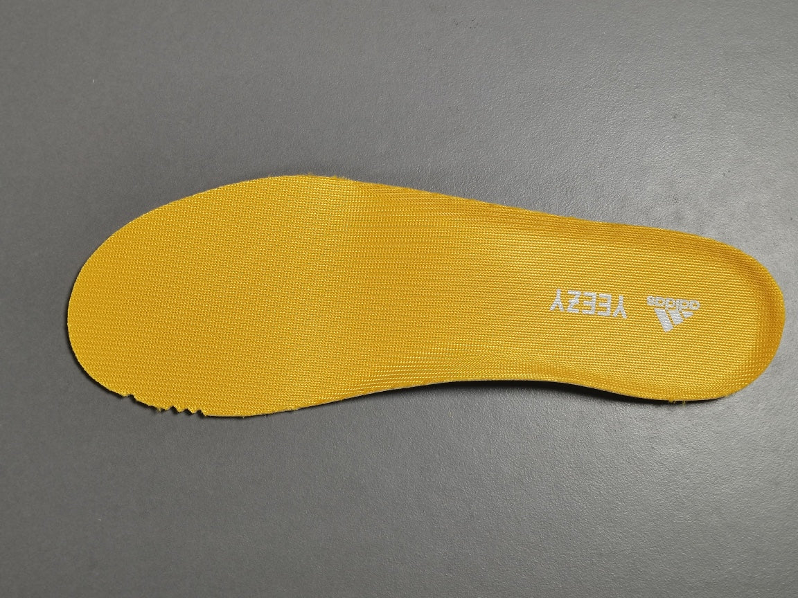 YEEZY 700 BOOST 700＂Sun＂