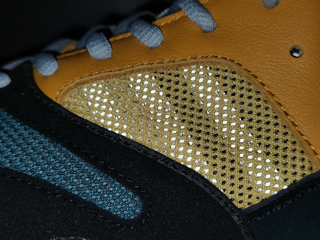 YEEZY 700 BOOST 700＂Sun＂