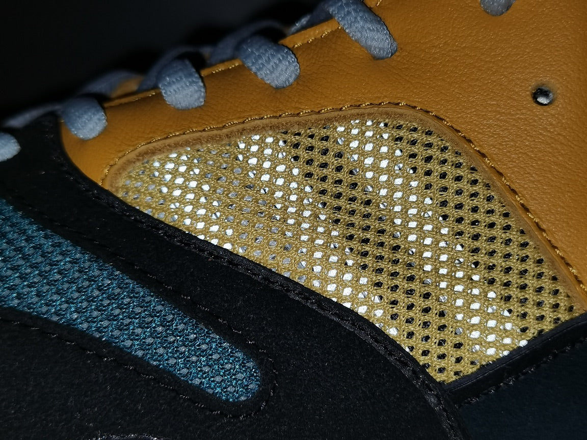 YEEZY 700 BOOST 700＂Sun＂