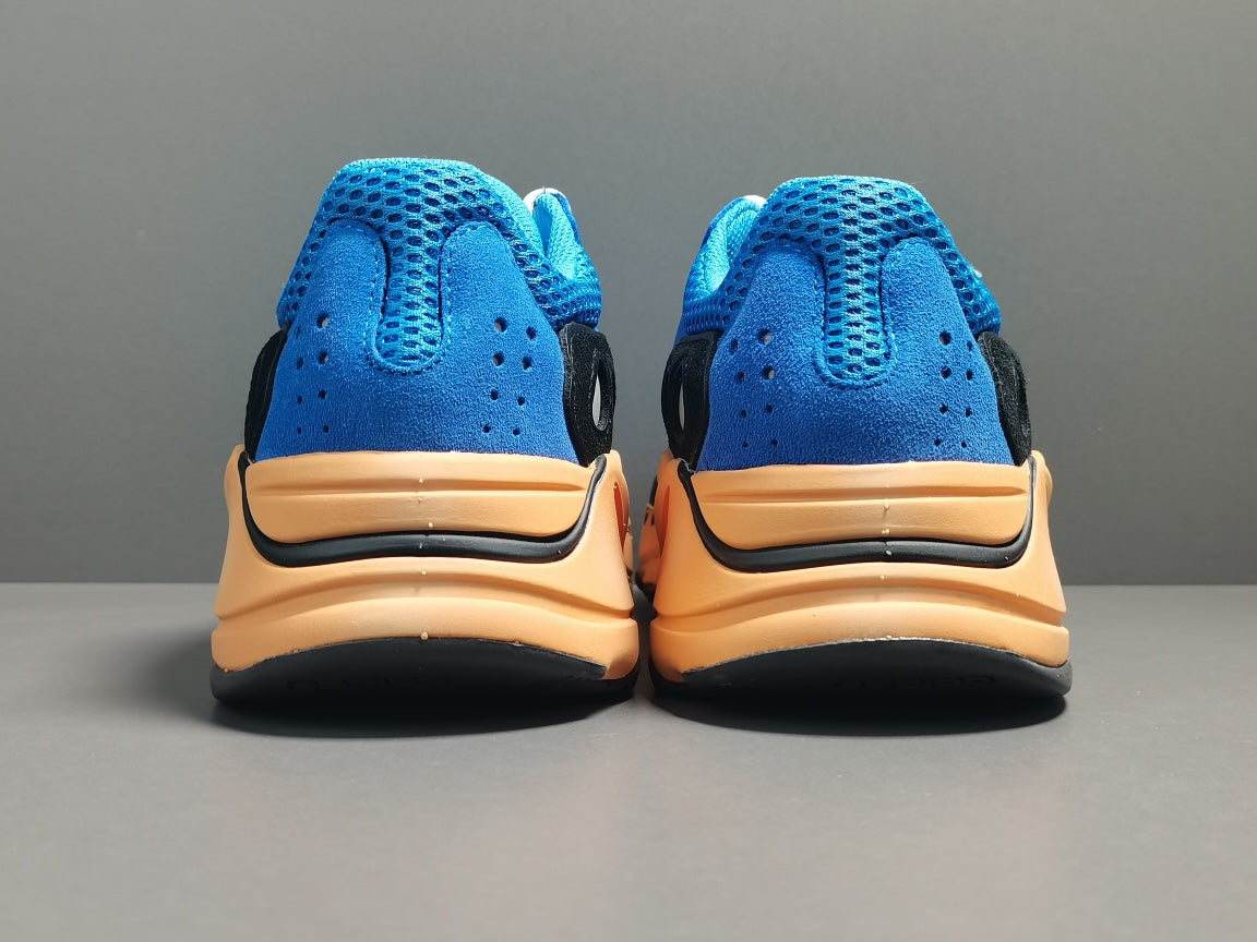YEEZY BOOST 700＂Bright  Blue＂