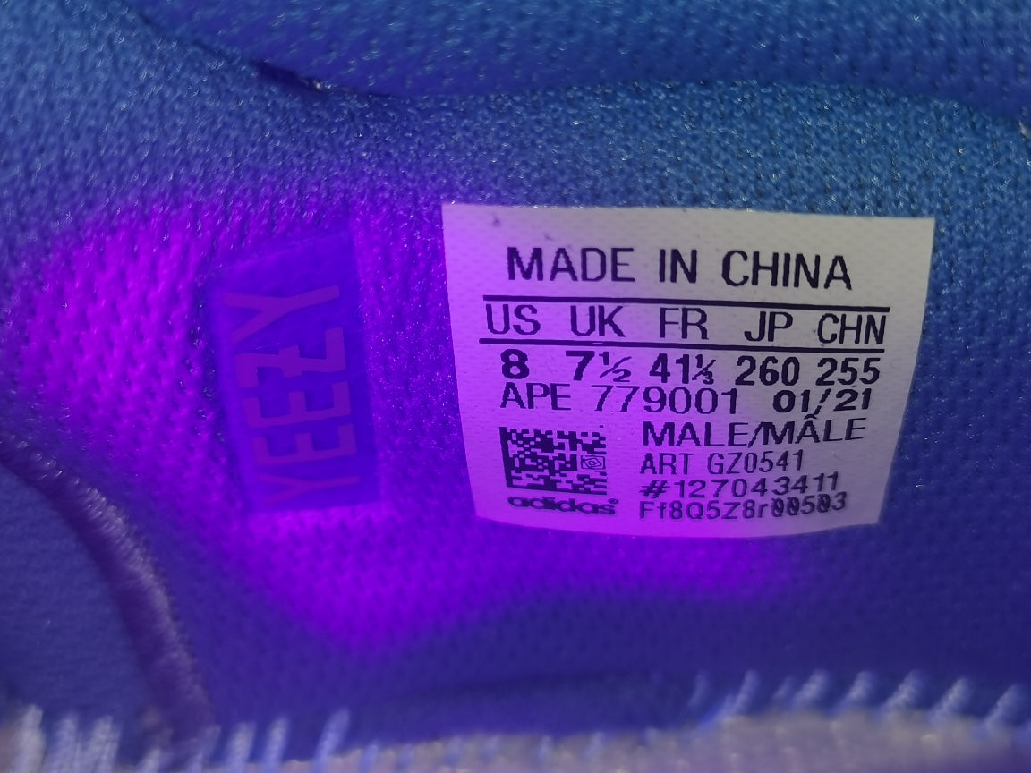 YEEZY BOOST 700＂Bright  Blue＂