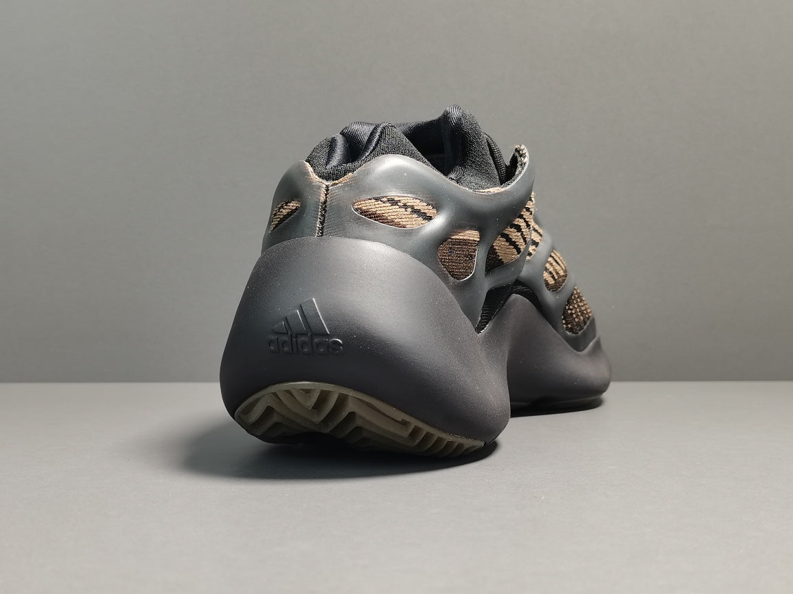 YEEZY 700 V3 “Clay Brown”