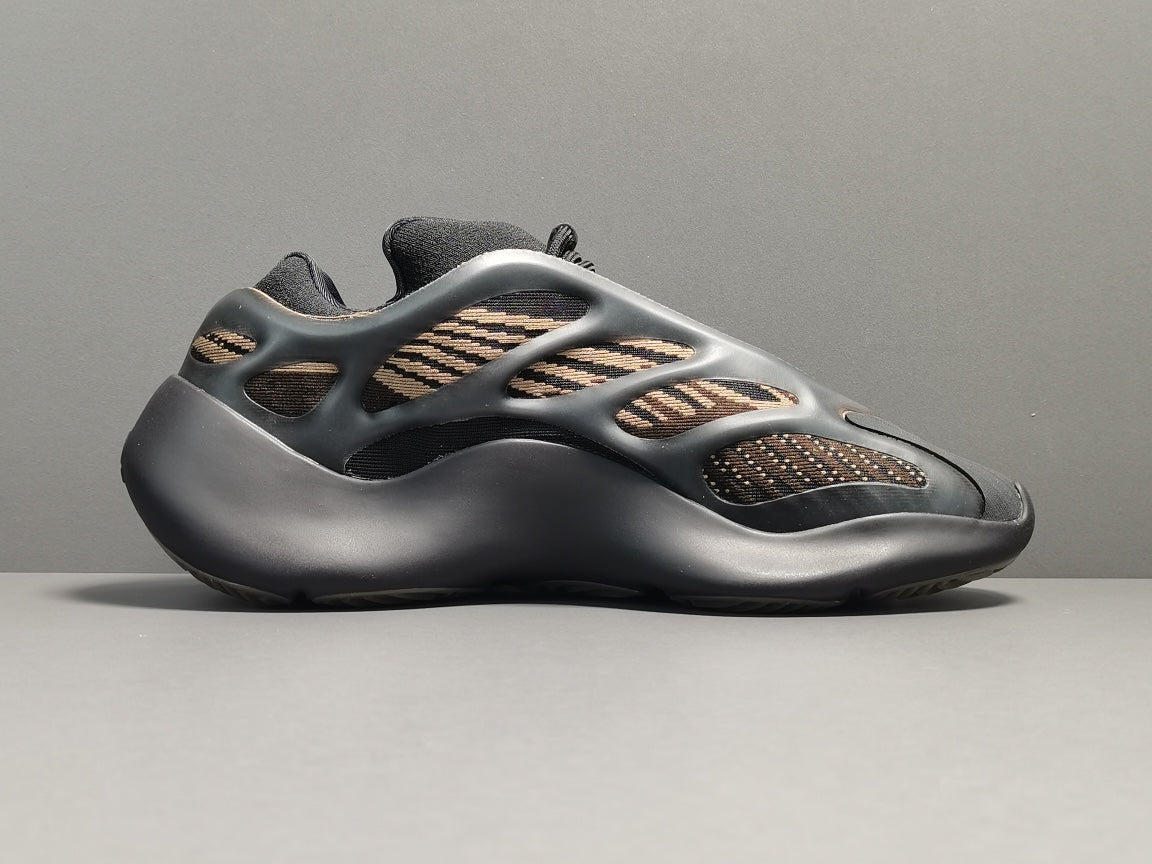 YEEZY 700 V3 “Clay Brown”