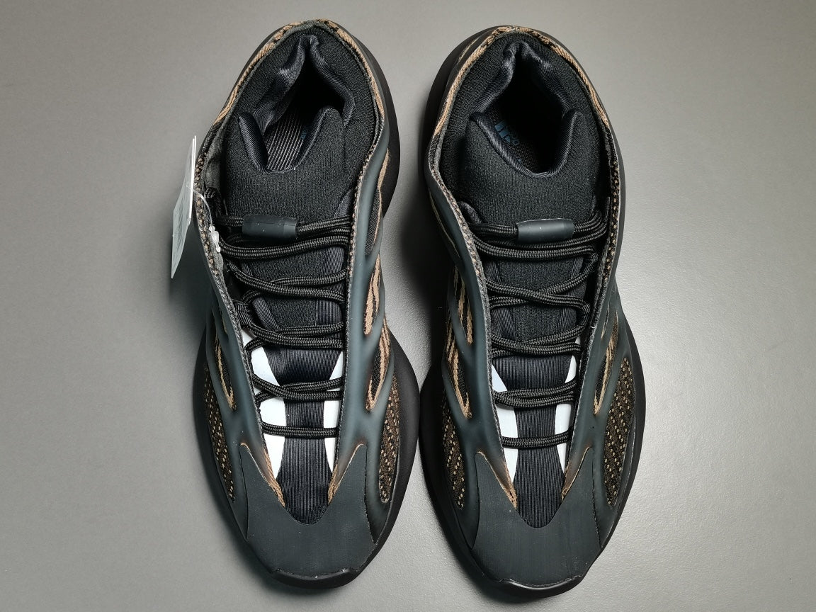 YEEZY 700 V3 “Clay Brown”