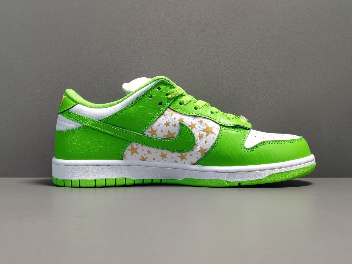 Nike SB Dunk Low ＂Black Stars＂