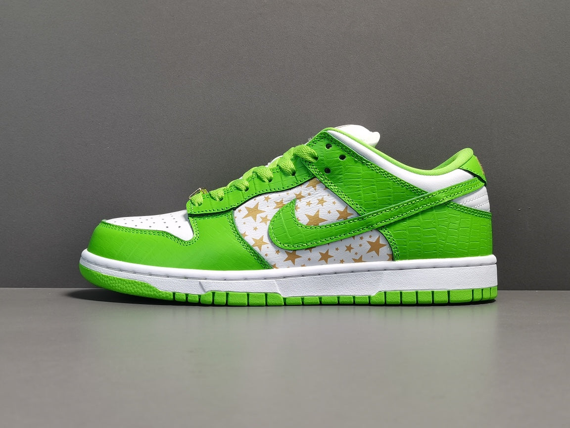 Nike SB Dunk Low ＂Black Stars＂