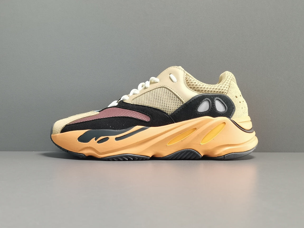 YEEZY BOOST 700＂Enflame Amber＂