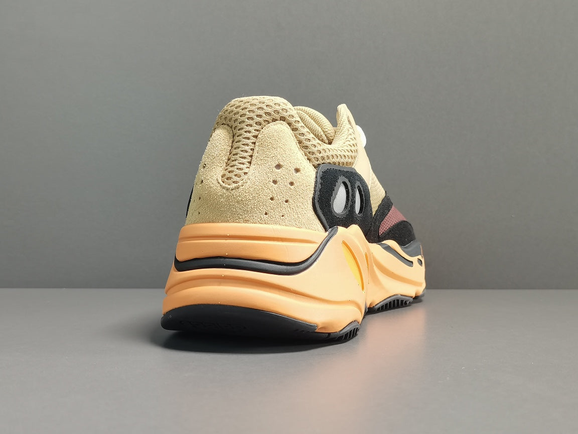 YEEZY BOOST 700＂Enflame Amber＂