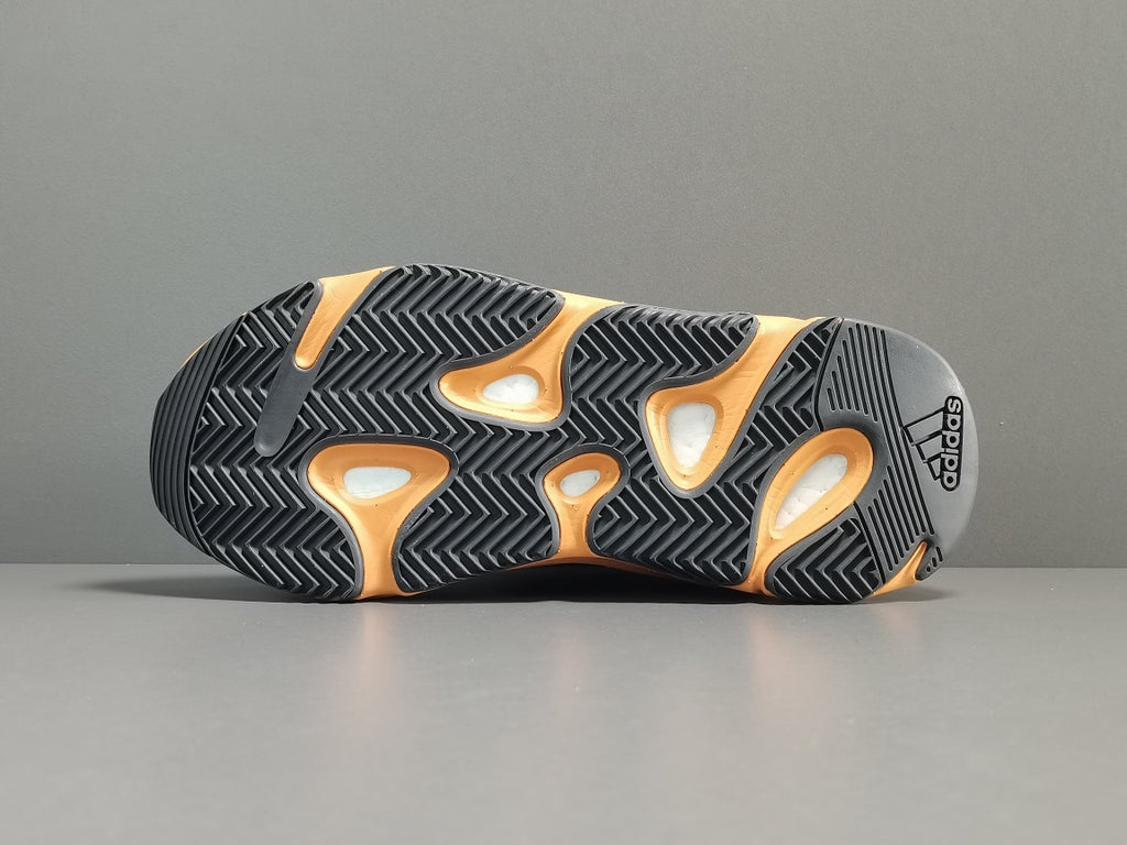 YEEZY BOOST 700＂Enflame Amber＂