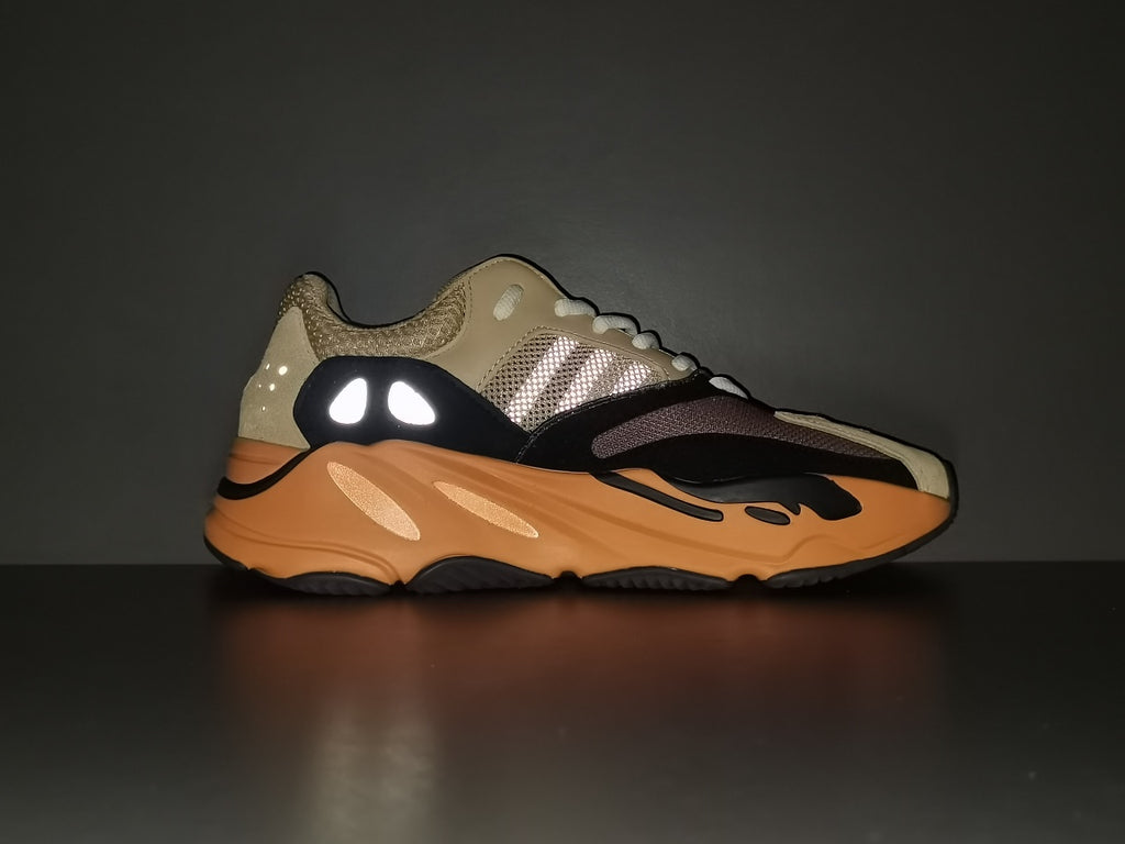 YEEZY BOOST 700＂Enflame Amber＂