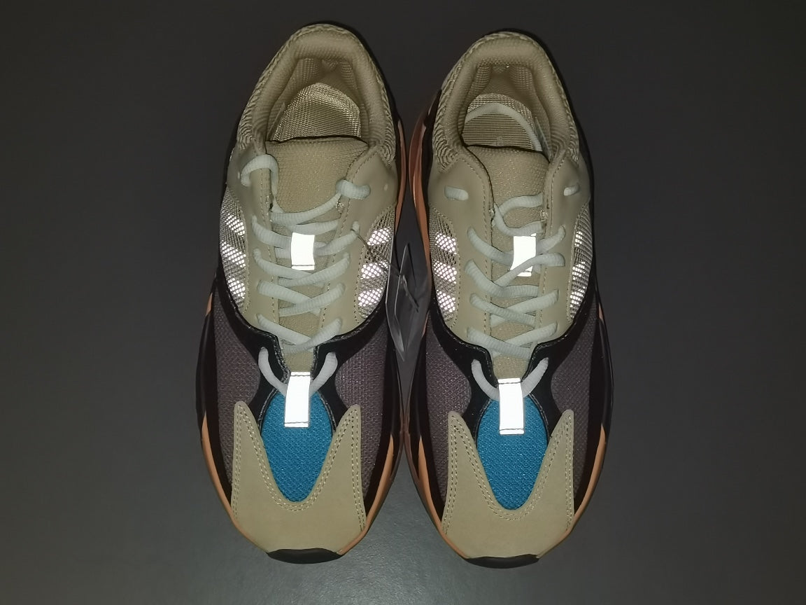 YEEZY BOOST 700＂Enflame Amber＂