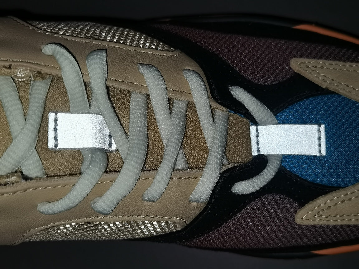YEEZY BOOST 700＂Enflame Amber＂