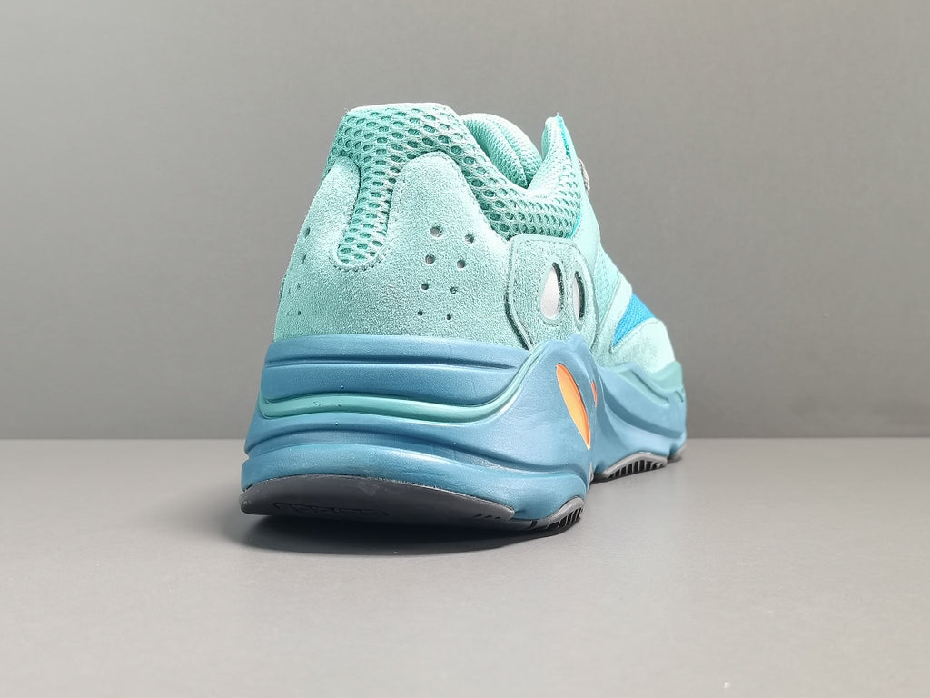 YEEZY BOOST 700＂Faded Azure＂
