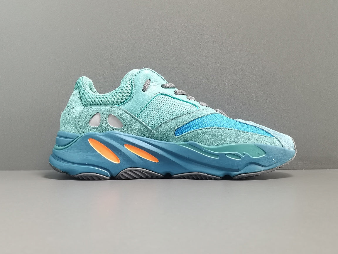 YEEZY BOOST 700＂Faded Azure＂