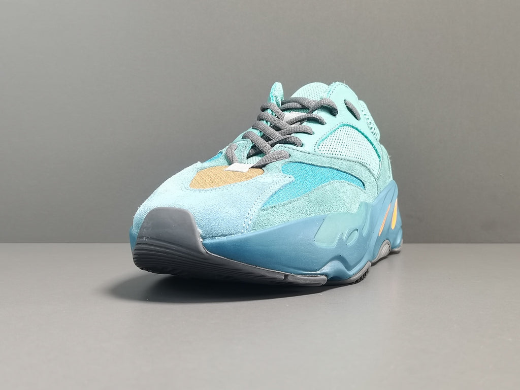 YEEZY BOOST 700＂Faded Azure＂
