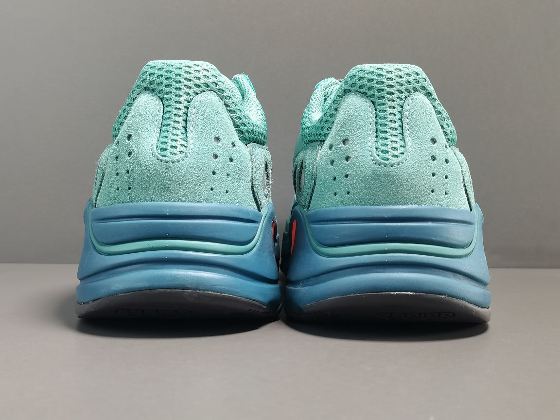 YEEZY BOOST 700＂Faded Azure＂