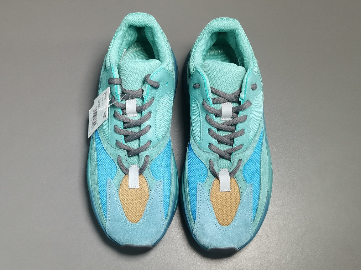 YEEZY BOOST 700＂Faded Azure＂