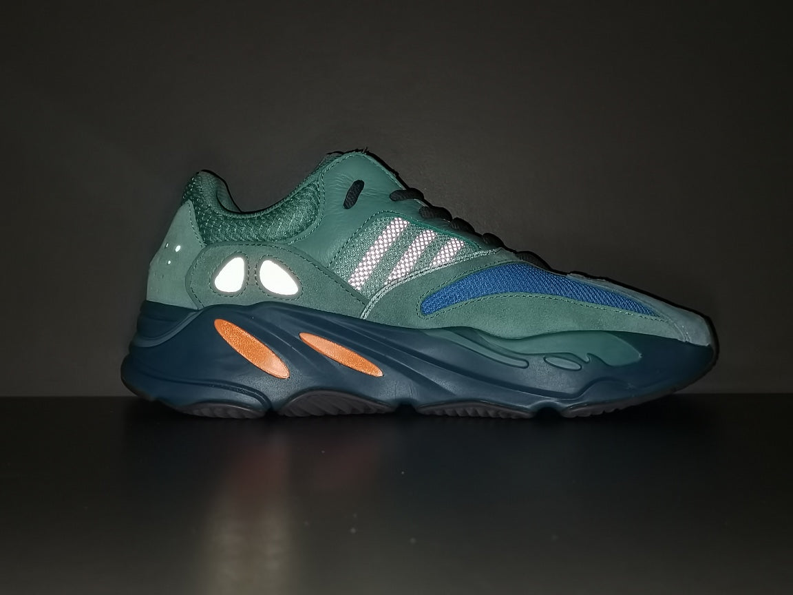 YEEZY BOOST 700＂Faded Azure＂