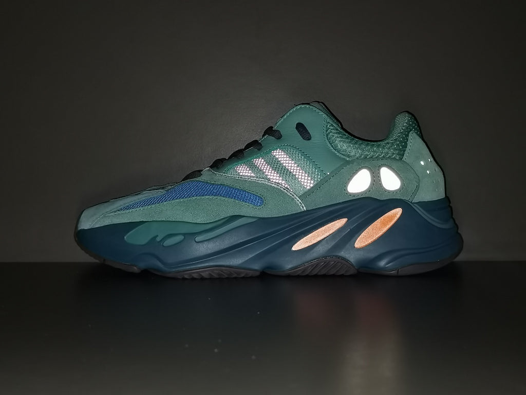 YEEZY BOOST 700＂Faded Azure＂