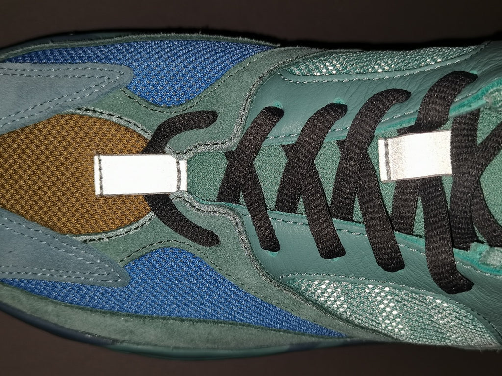 YEEZY BOOST 700＂Faded Azure＂