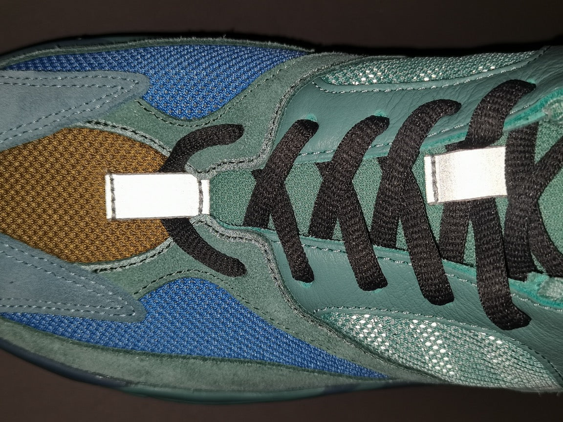 YEEZY BOOST 700＂Faded Azure＂