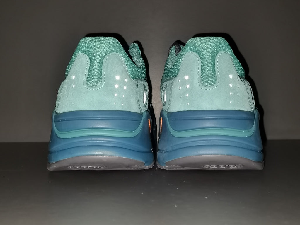 YEEZY BOOST 700＂Faded Azure＂