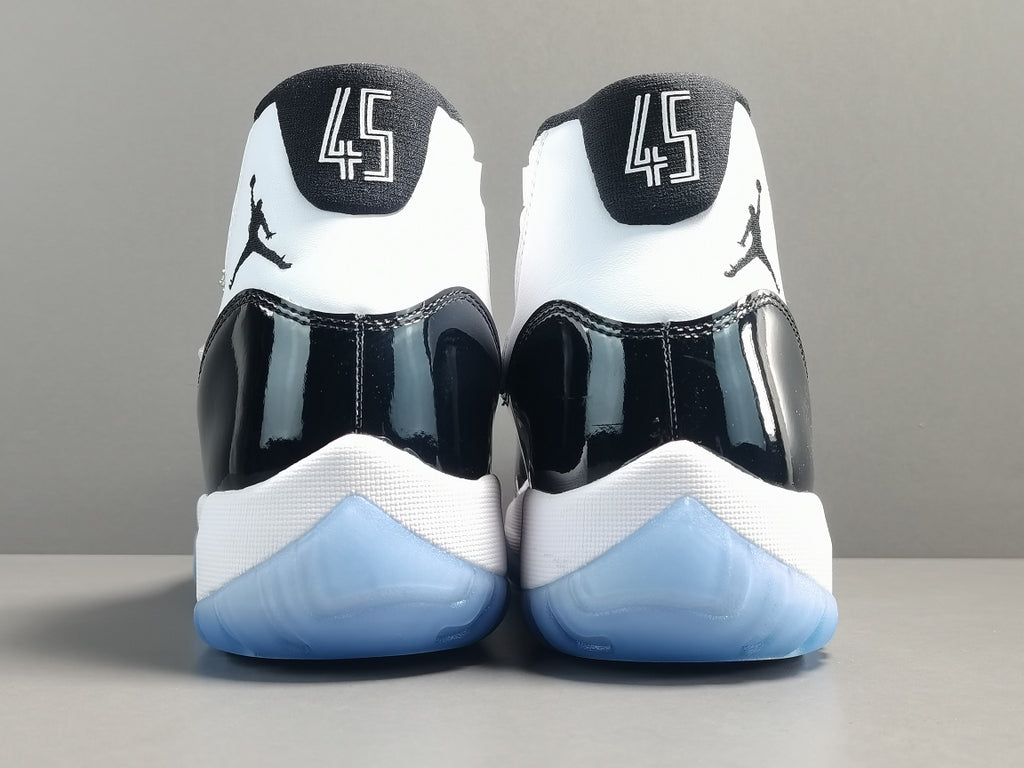 Air Jordan 11 Concord