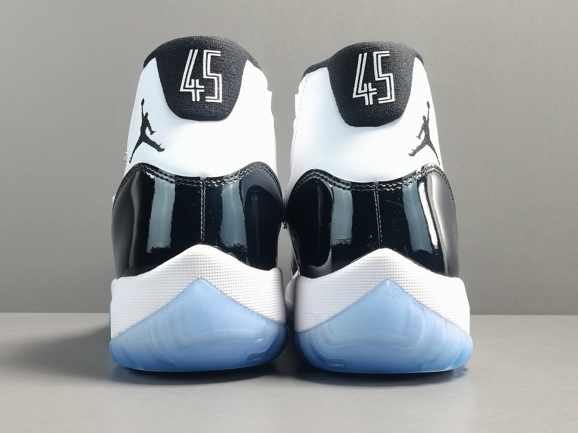 Air Jordan 11 Concord