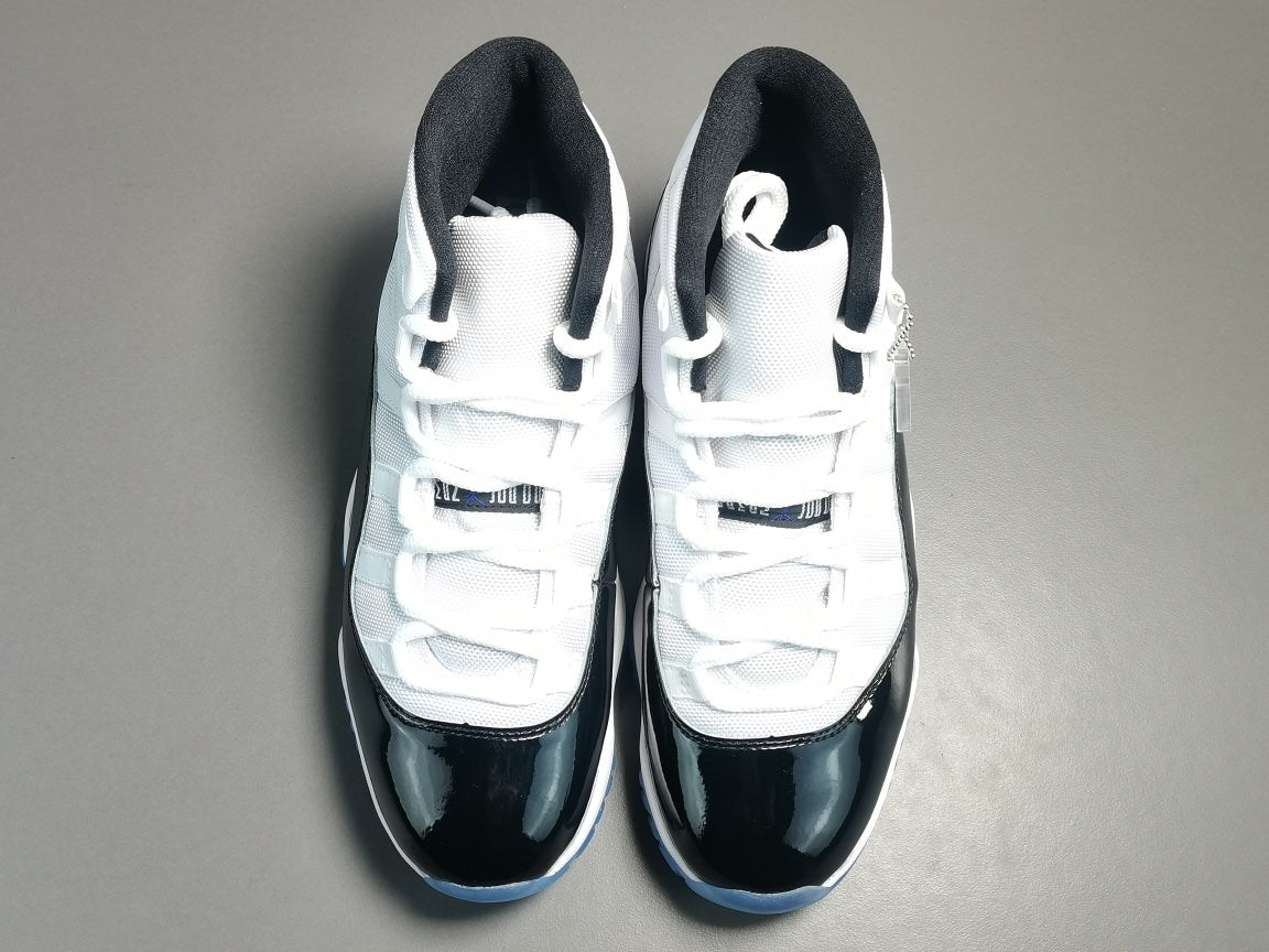 Air Jordan 11 Concord