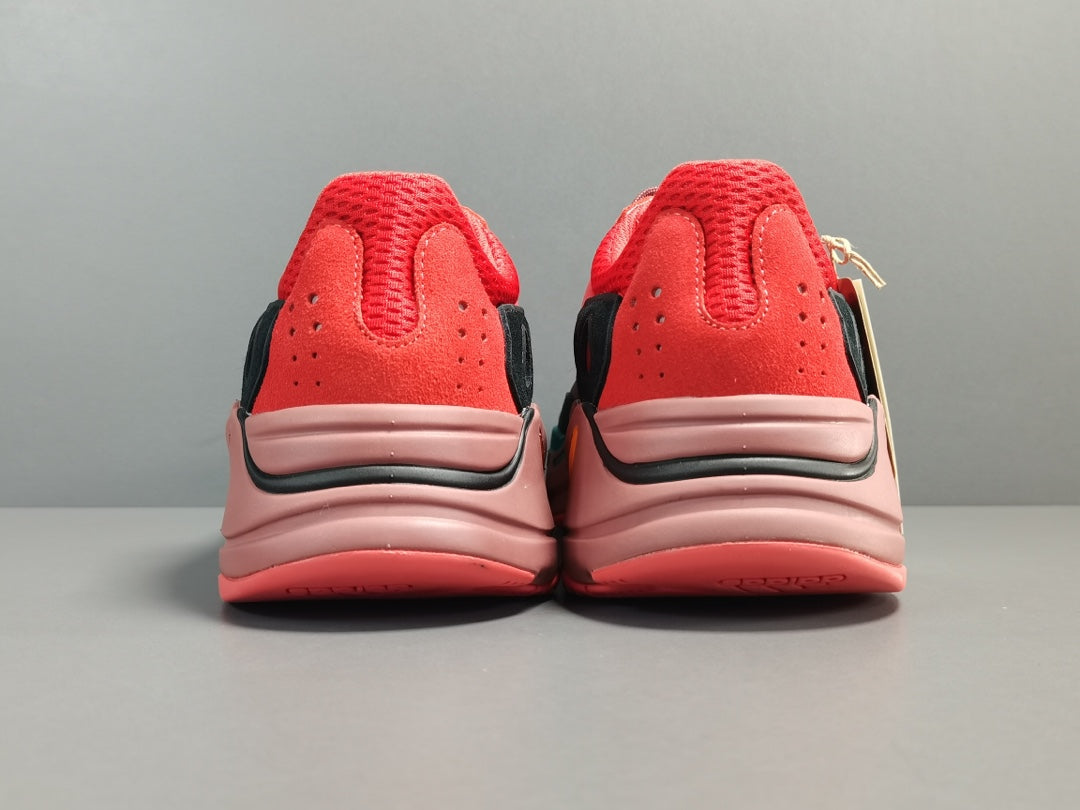 YEEZY BOOST 700＂Hi-Res Red ＂