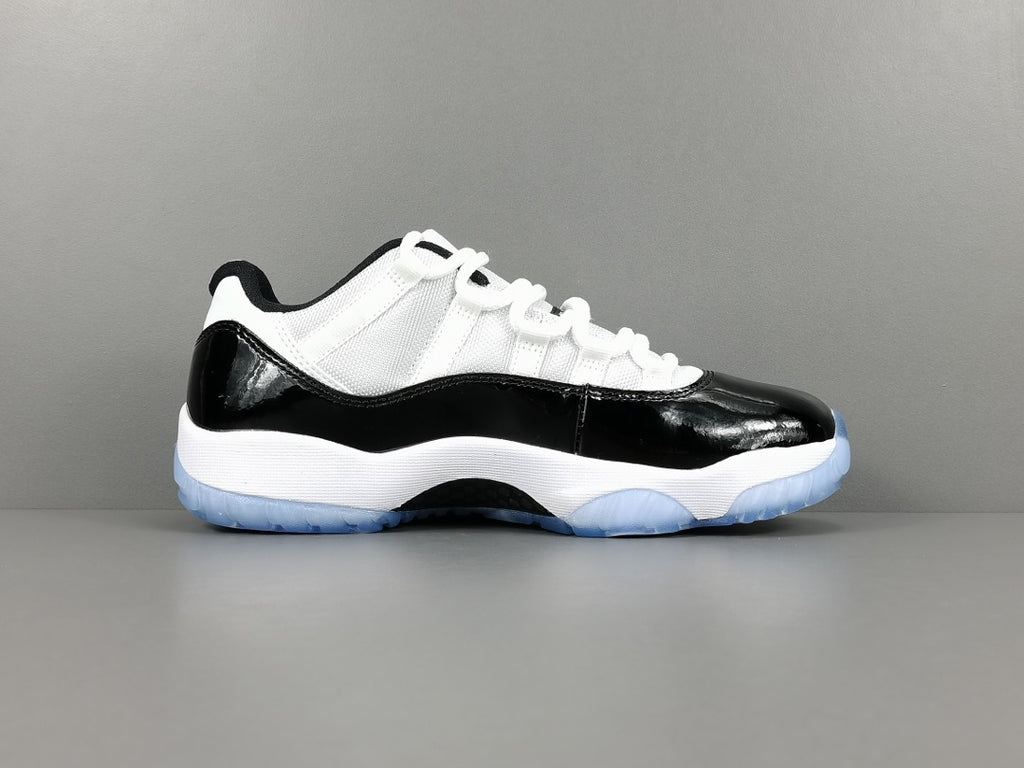 Air Jordan 11 Retro Low Concord