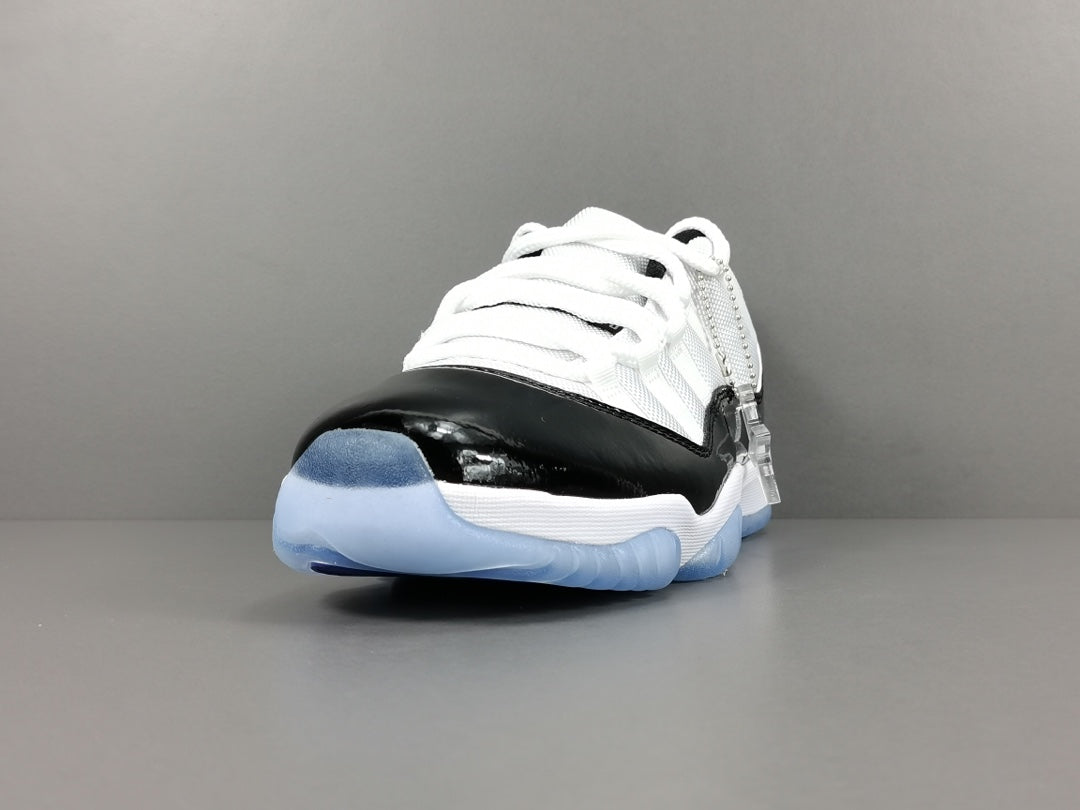 Air Jordan 11 Retro Low Concord