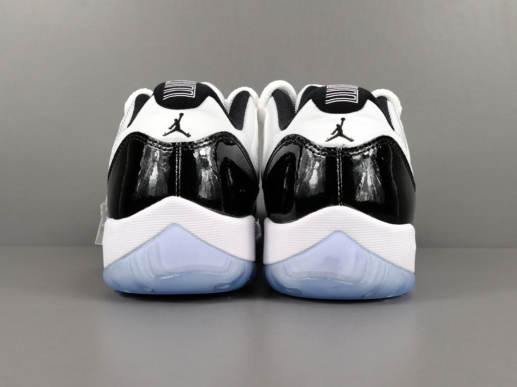 Air Jordan 11 Retro Low Concord