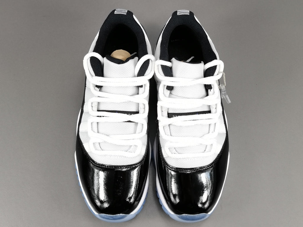 Air Jordan 11 Retro Low Concord