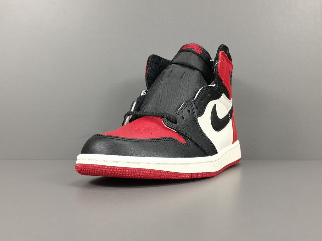 Air Jordan 1  Retro High  Bred Toe