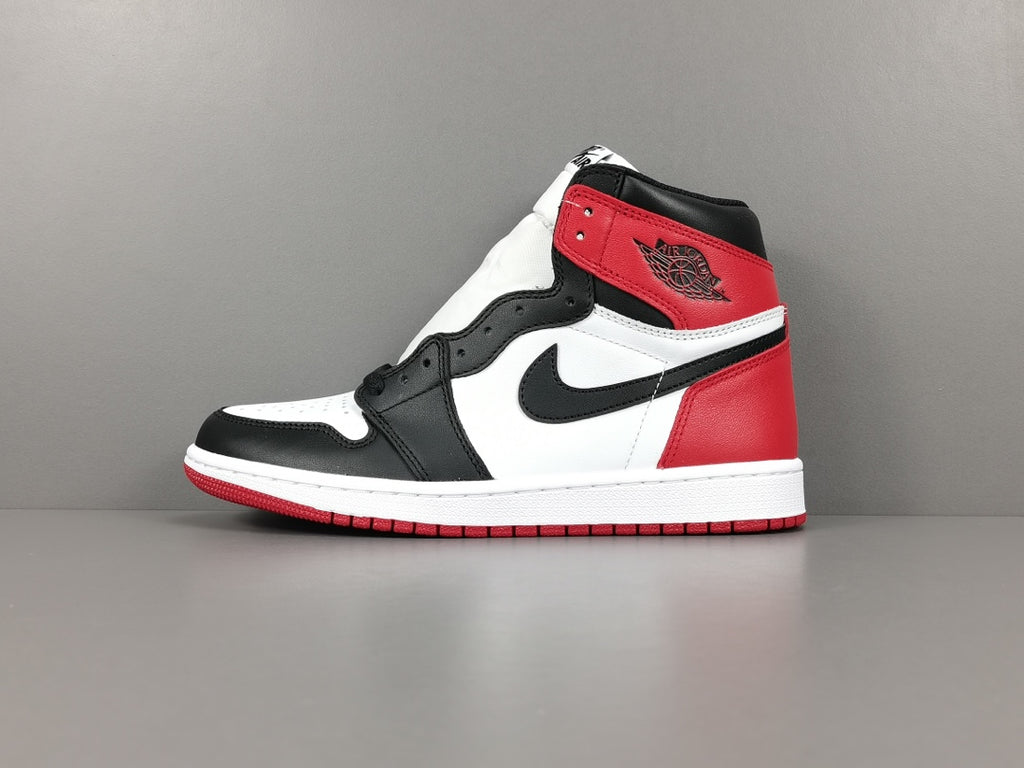 Air Jordan 1  Retro Black Toe （2016）