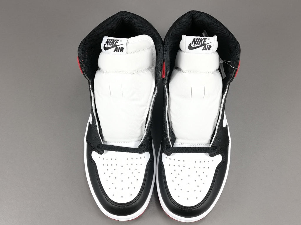 Air Jordan 1  Retro Black Toe （2016）